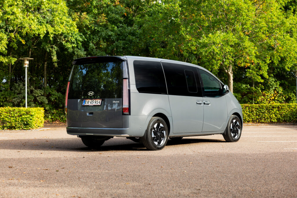 Hyundai Staria – skrå bagfra