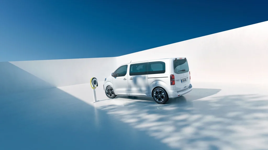 Opel Zafira Electric – skrå bagfra