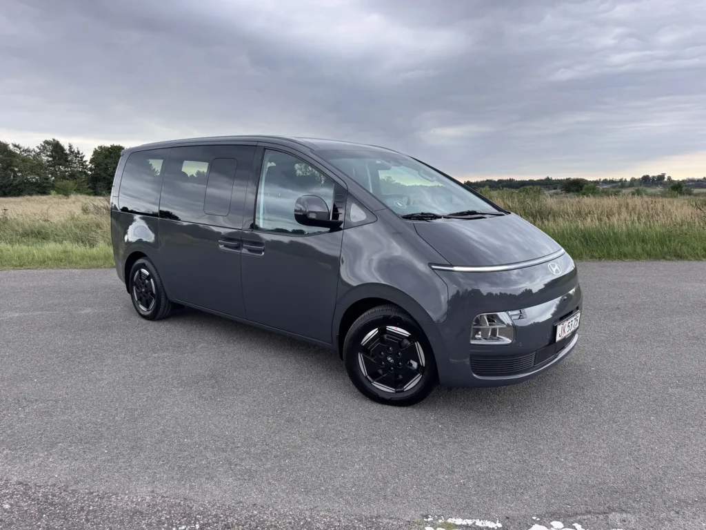 Hyundai Staria – skrå forfra