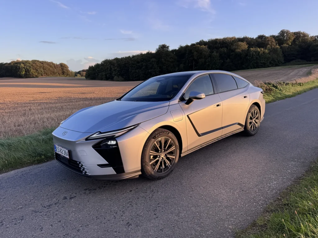 Lexus ES videoanmeldelse