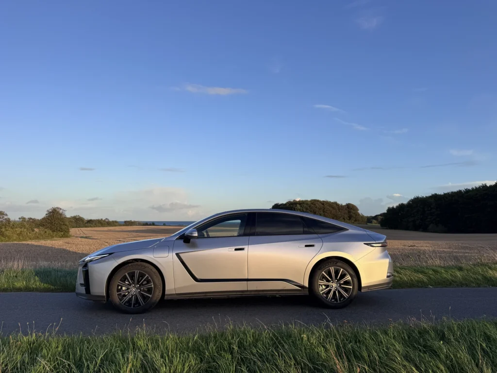 Lexus ES – siden