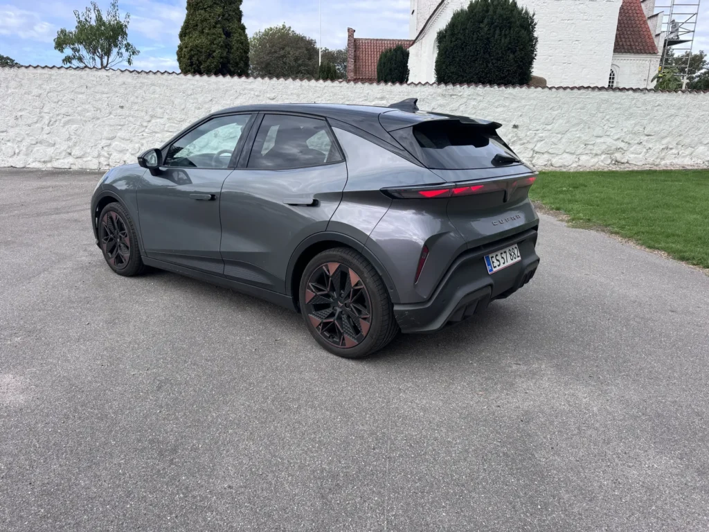 Cupra Raval – skrå bagfra