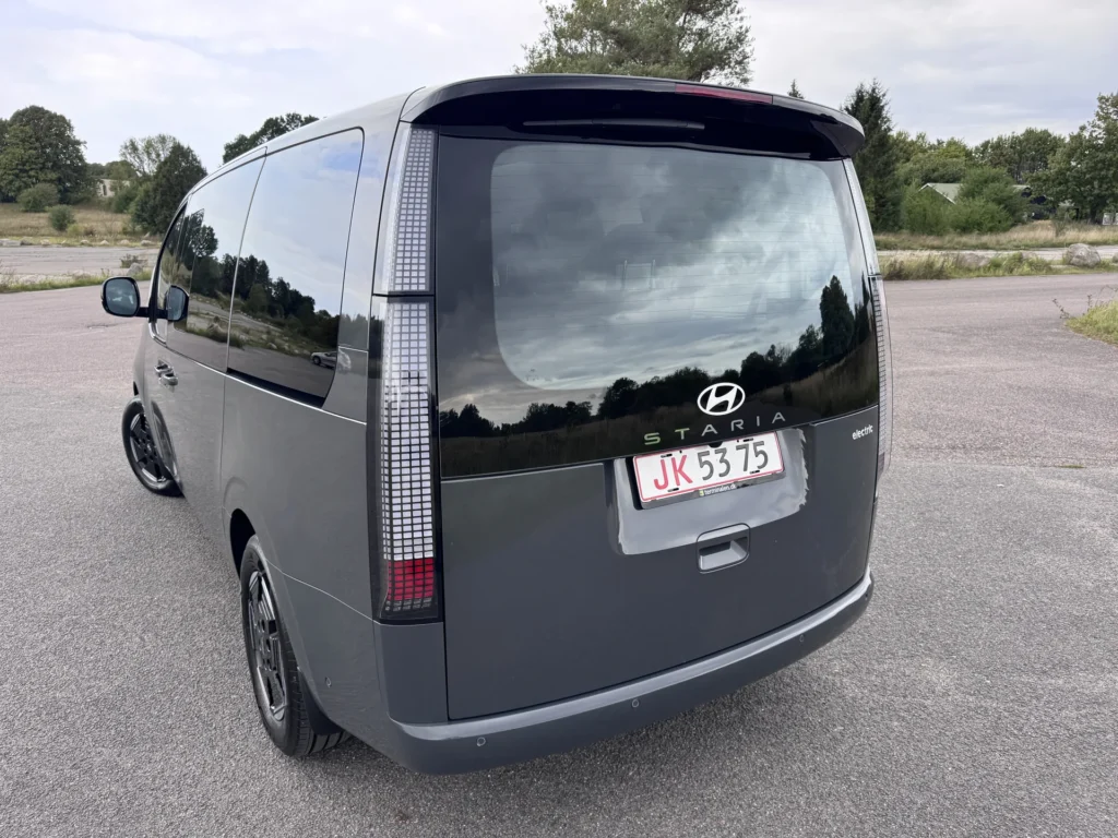 Hyundai Staria – skrå bagfra