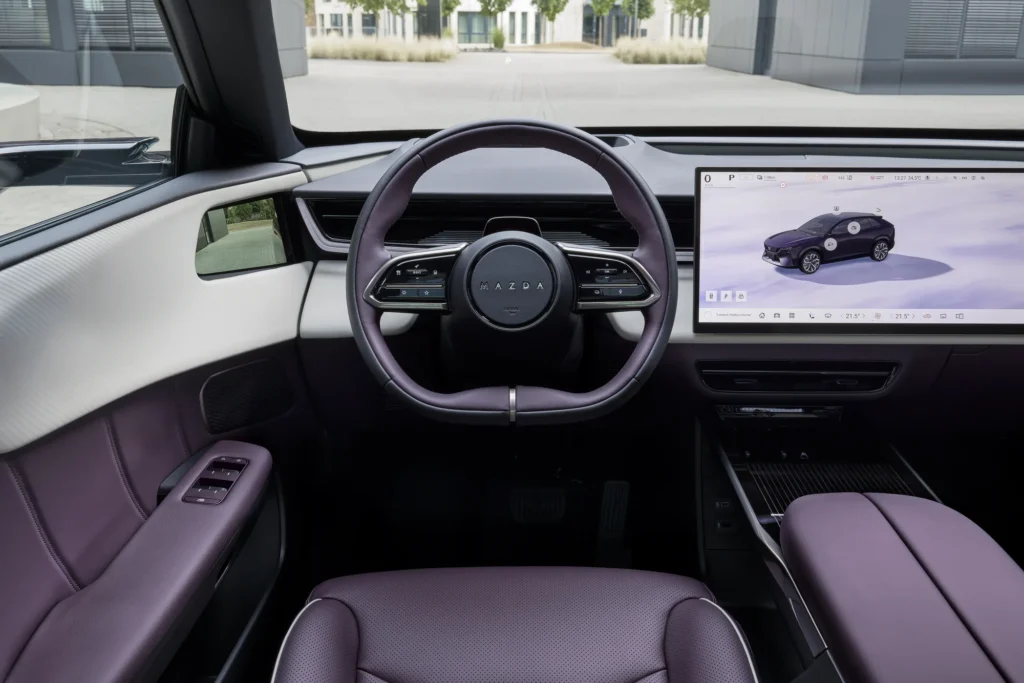 Mazda CX-6e – kabine
