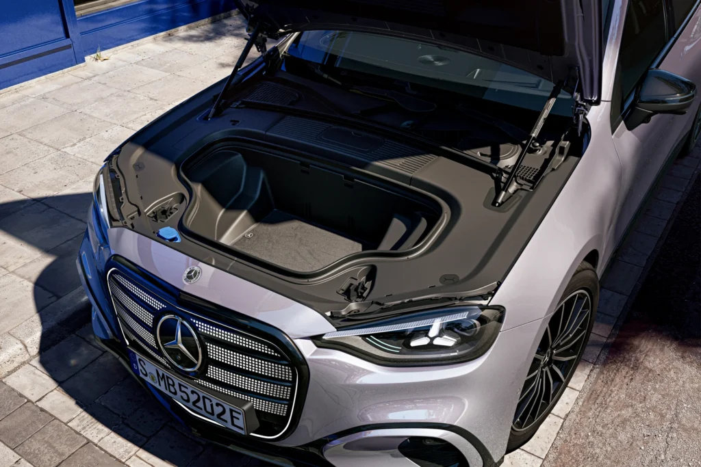 Mercedes-Benz C-Klasse – frunk
