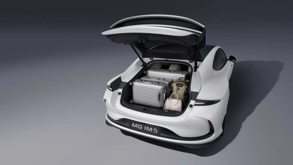 MG IM5 – bagagerum