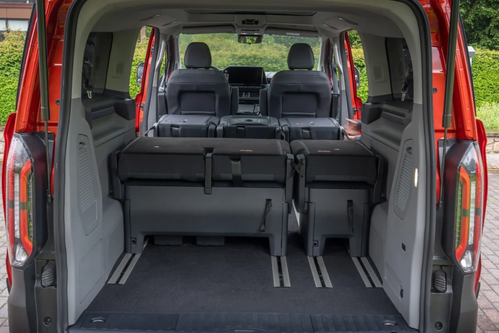 Ford E-Tourneo Custom – bagagerum m. sæder nede