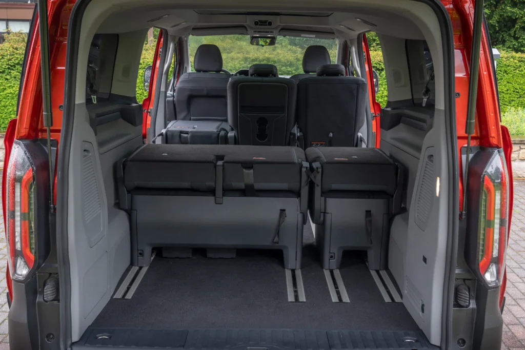 Ford E-Tourneo Custom – bagagerum m. sæder nede
