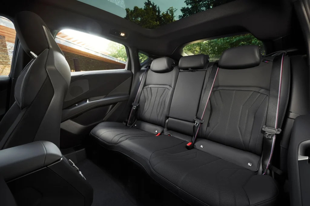 BMW iX4 – bagsæder