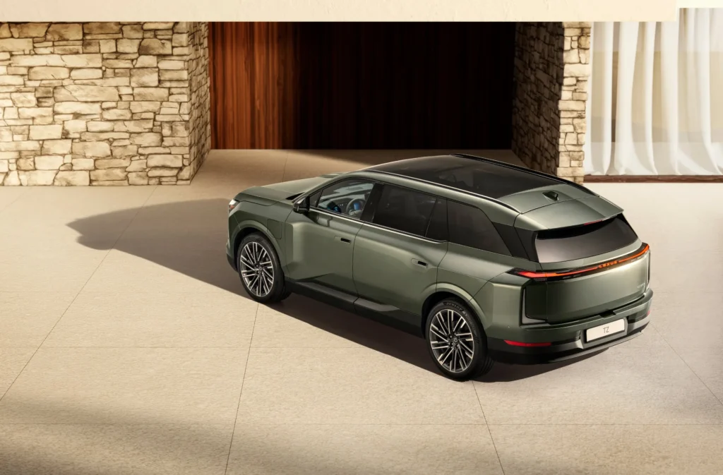 Lexus TZ – skrå bagfra