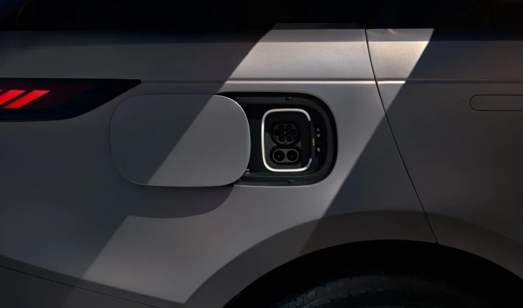 Land Rover Range Rover Sport – ladeport